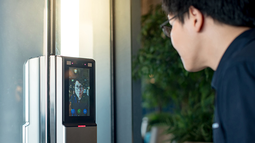 Phát triển hệ thống kiểm soát truy cập thông minh AI không chạm với giải pháp máy tính biên thông minh Advantech